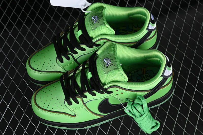 All categories Nk SB Dunk Series Nk SB Dunk Low low-top sneakers F version The Powerpuff Girls x Nk SB Dunk Low Powerpuff Girls joint model low-top casual sneakers FZ8319-300